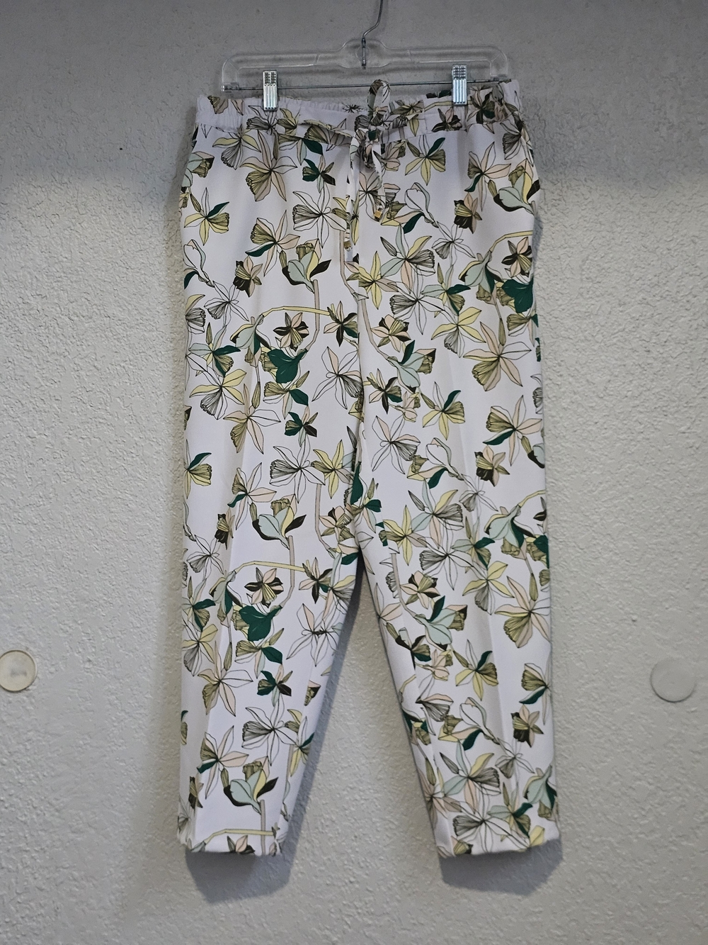 Liz Claiborne White Floral Ankle Pants